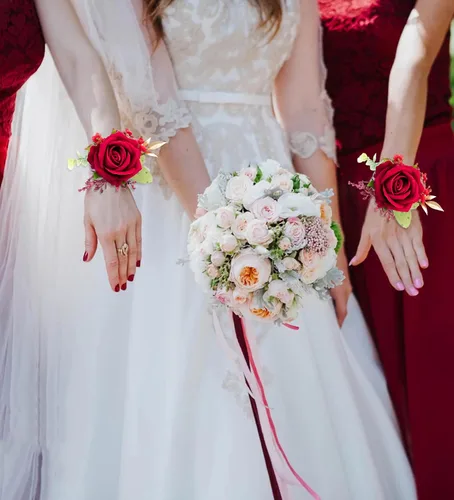 Vista 5 de Juego de ramillete y boutonniere para novio, novia, padrinos de boda, fiesta de graduación, rosas artificiales para hombres, boda, madre, abuela