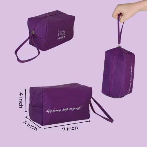Vista 4 de Hey Honey Set de 4 piezas: Loción para el cuerpo, crema para pies Walk The Walk, crema de manos con miel, bolsa de maquillaje ecológica. Perfecto