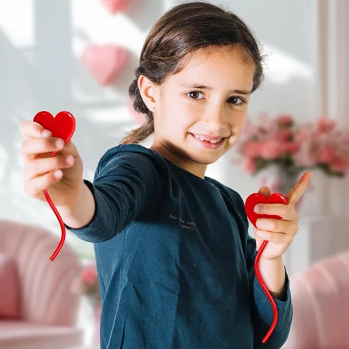 Vista 4 de 24 piezas de manos adhesivas de San Valentín, juguetes elásticos con forma de corazón para regalos del día de San Valentín, premios, bolsas