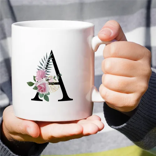 Vista 4 de Retreez Ramo botánico floral inicial A-Z con monograma, taza con monograma de cerámica de 11 onzas, regalo de agradecimiento de agradecimiento