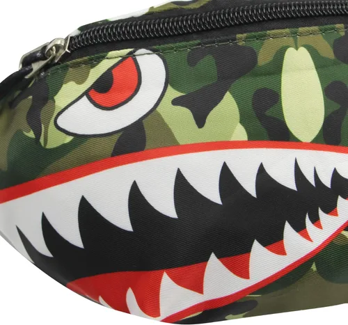 Vista 6 de Riñonera pequeña para niños y niñas, con diseño de tiburón de dibujos animados, para deportes, correr, bolsa de cintura, Camuflaje