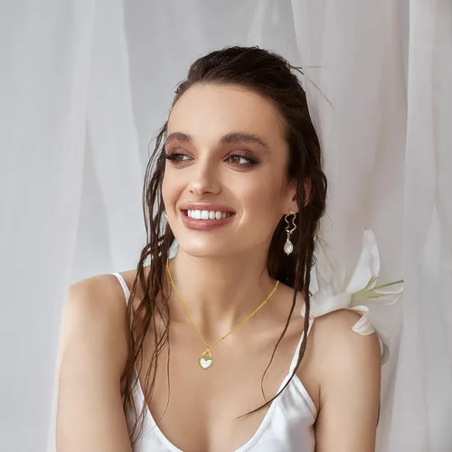 Vista 6 de Collar de oro de corazón blanco y negro, collar con dije de corazón de cristal con piedras preciosas de amor, collar de oro delicado para mujer