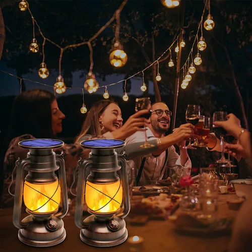Vista 4 de Linterna Solar para Exterior Impermeable, Luces Solares LED Vintage con Llama Parpadeante, Lámparas de Camping, Linterna Rústica Colgante de Carga