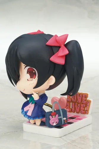 Vista 4 de Broccoli Love Live: Figura de Niko Yazawa con soporte para teléfono inteligente