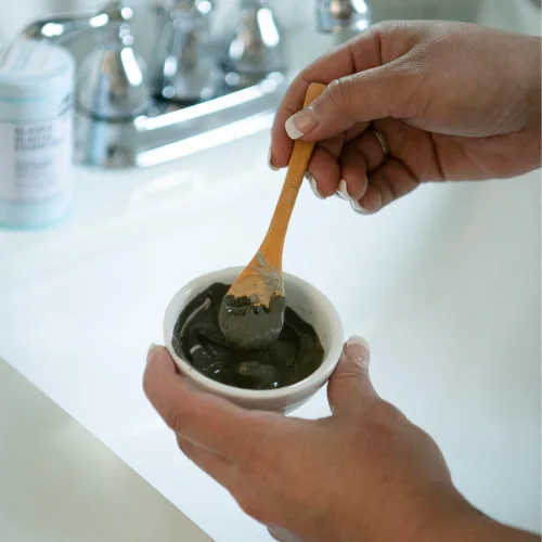 Vista 3 de Alaska - Máscara de arcilla mineral glacial en polvo para rostro y cuerpo Desintoxica, exfolia y rejuvenece la piel 100% puro limo glacial – sin