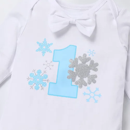 Vista 5 de IBTOM CASTLE Traje de invierno para bebé niño con copos de nieve para primer cumpleaños, mameluco con estampado de pastel y pantalones largos