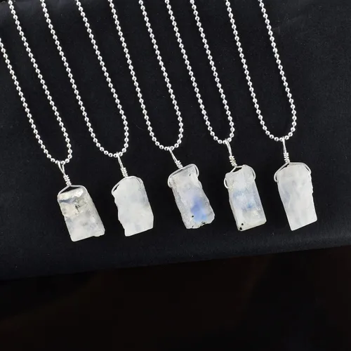 Vista 4 de Collar con colgante de piedra lunar blanca natural cruda, piedras ásperas, cristales curativos de chakras, chapado en plata, piedra de nacimiento