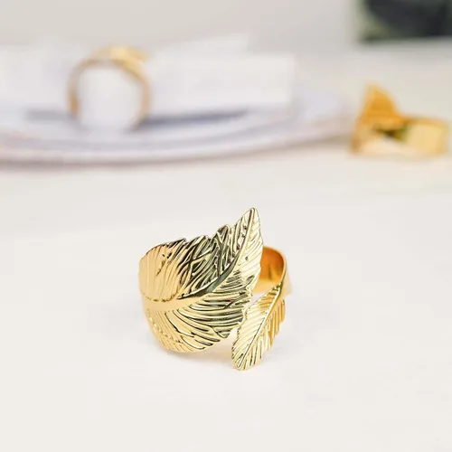 Vista 5 de Efavormart - Servilleteros de lino con hojas ornamentadas de oro metálico, paquete de 4