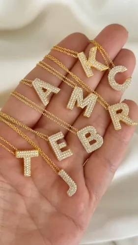 Vista 5 de Elizz Jewels Collar con inicial de letra CZ de burbuja, dije con nombre con dije del alfabeto, collar de globo de circonita cúbica brillante