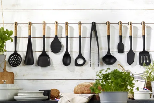 Vista 7 de STAUB 40503-107 - Cuchara para servir (madera de acacia, 12.2 in), color negro