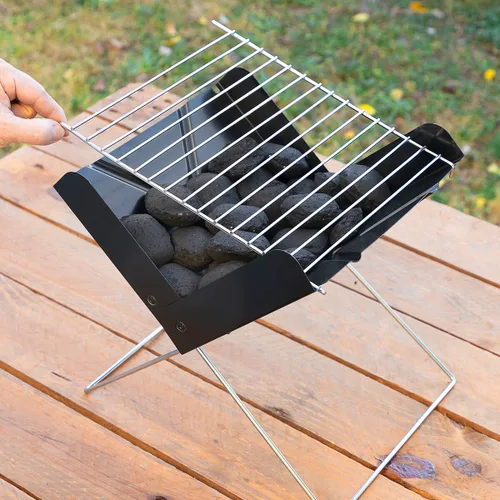 Vista 6 de Mini Barbacoa Plegable Portátil para Carbón Foldecue InnovaGoods