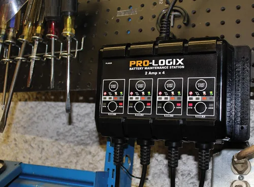 Vista 6 de Clore Automotive PL4020 SOLAR Pro-Logix Estación de mantenimiento de batería, 4 tableros, Battery Maintainence Station