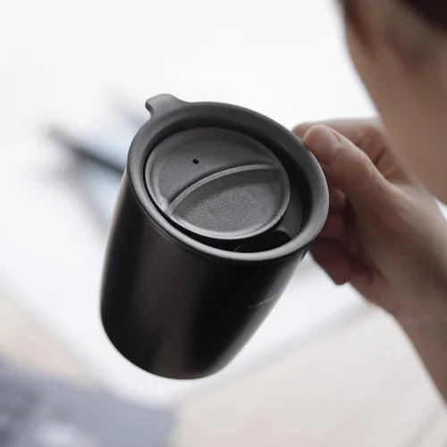 Vista 5 de Hario Taza aislada con tapa, 10.1 fl oz (10 oz) (negro)