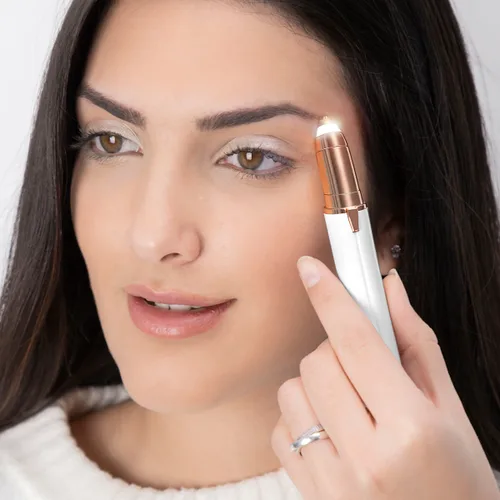 Vista 2 de Depiladora de Precisión con LED para Vello Facial InnovaGoods