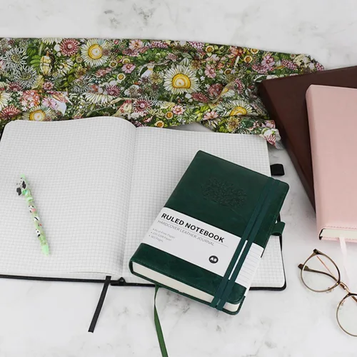 Vista 7 de Diario rayado, cuaderno rayado A5 para mujer, 384 páginas, diario de cuero de tapa dura verde para hombres, cuaderno de rayas universitarias