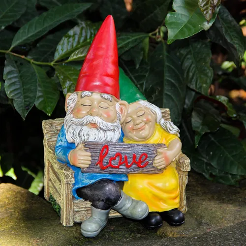 Vista 5 de Estatua de gnomo de jardín Smadeer para decoración al aire libre,figura de gnomos enamorados para decoración de patio, césped, jardín al aire