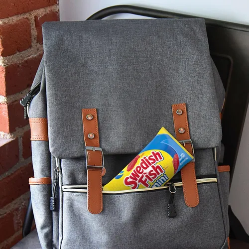 Vista 7 de SOUR PATCH KIDS and SWEDISH FISH - Paquete variado de dulces suaves y masticables, caramelos a granel, 18 bolsas de 2 onzas