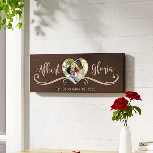 Vista 8 de Regalo de boda personalizado para recién casados, regalos para él, aniversario, placa de madera con nombre y fecha personalizados, letrero
