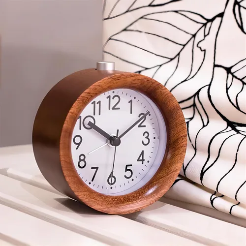 Vista 6 de Reloj despertador de madera redondo analógico sin tictac luz nocturna Snooze Marrón