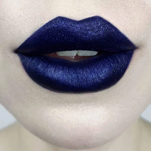 Vista 3 de KAT VON D POE DE LABIAL KISS STUDDED
