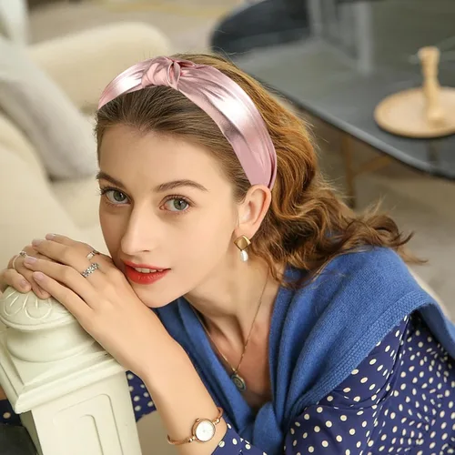 Vista 5 de Drnytunk Paquete de 4 diademas anchas anudadas para mujeres y niñas, lindas envolturas para la cabeza en color sólido, accesorios antideslizantes