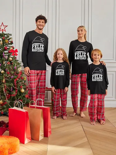 Vista 2 de Awkward Styles Feliz Navidad PJ - Conjuntos de pijama a juego de Navidad - Pijamas de Navidad para sesión de fotos familiares