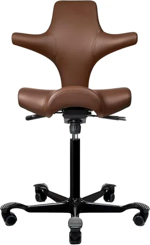 Vista 27 de HAG Capisco Silla de escritorio estándar ajustable, marco negro, asiento negro de vinilo ónix