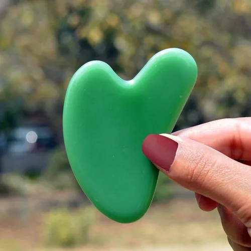 Vista 3 de Reiki Crystal Products Herramienta de masaje raspado de piedra Gua Sha de aventurina verde