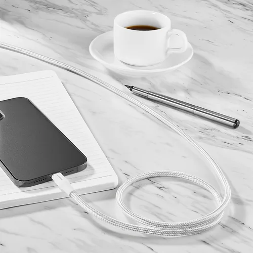 Vista 6 de Insignia Cable Lightning a USB-C de carga y sincronización de 10' - Gris Luna - Modelo: NS-MLC1021MG gris (Moon gray)