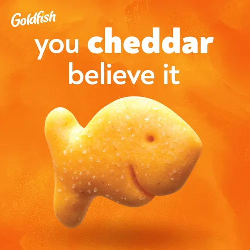 Vista 3 de Goldfish Galletas de queso cheddar, bolsa de 10 onzas