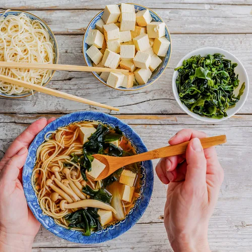 Vista 7 de YUHO Wakame - Algas marinas de 8 onzas secas Wakame veganas sin OMG para sopa de miso, 8.01 oz