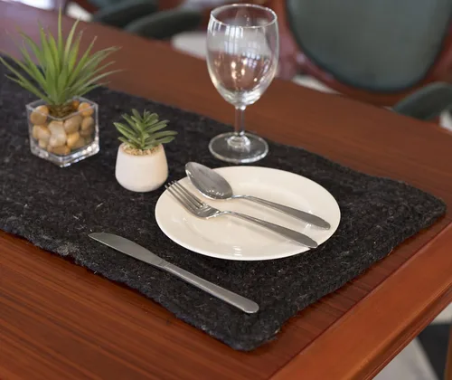 Vista 3 de Madhu International Camino de mesa de yute natural, alfombra rectangular tejida a mano de larga duración, hecha de material de yute para entradas