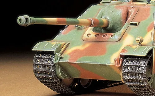 Vista 2 de Tamiya 35203 1/35 Ger. Jagdpanther versión tardía tanque de plástico modelo kit