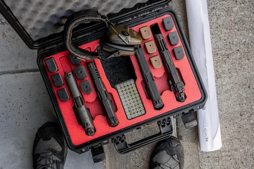Vista 5 de Estuche para pistola Doro para 4 pistolas 12 con inserto de espuma MyCaseBuilder personalizado, impermeable, resistente, armas de fuego tácticas