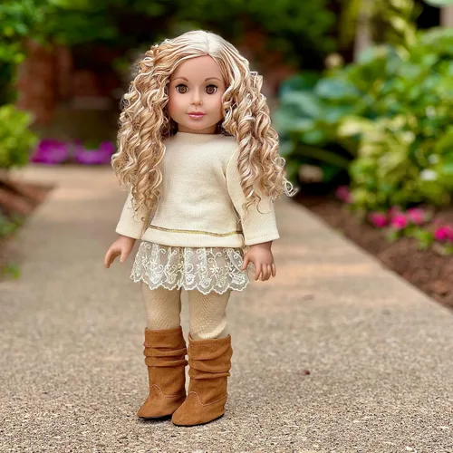 Vista 6 de DreamWorld Collections - Melodía romántica - Conjunto de 3 piezas - Túnica, leggings y botas - Ropa para muñecas de 18 pulgadas (muñeca no incluida)