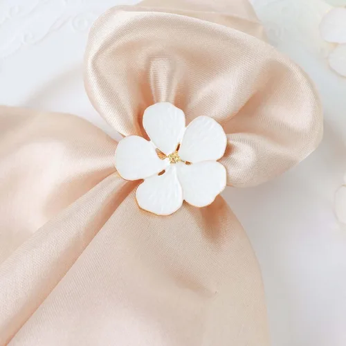 Vista 11 de Efavormart - Servilleteros de lino con hojas ornamentadas de oro metálico, paquete de 4