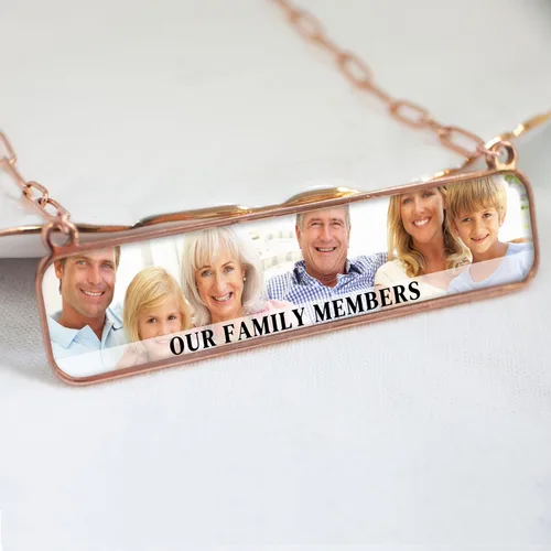 Vista 6 de Petite Boutique Personalized Photo Gift 4k Clear picture quality Print, Customizable Bar Necklace for Cherished Memories Team Photo (Family Photo)