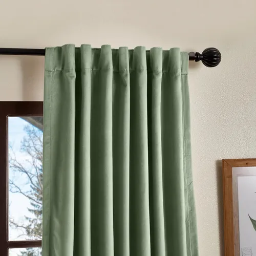 Vista 2 de Martha Stewart Lucca - Par de paneles de cortinas opacas de terciopelo con pestaña trasera, 84 pulgadas, color verde
