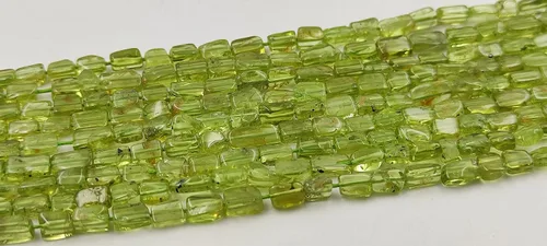 Vista 2 de Hanumat Gems" - Lote de 10 hebras de peridoto verde natural, cuentas de piedras preciosas de forma rectangular, cuentas planas irregulares
