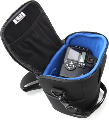 Vista 4 de USA GEAR Bolsa compacta para guardar cámara con cobertor para lluvia y correa para hombro