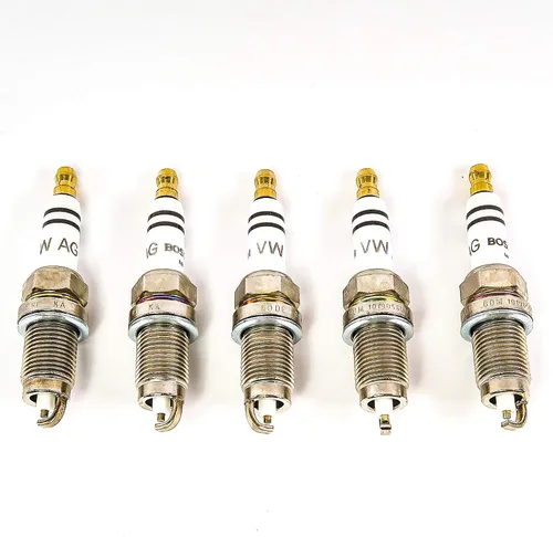 Vista 4 de Conjunto de 5 bujías originales Volkswagen para motor 2.5 l 101-905-601-F