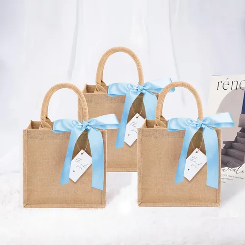 Vista 2 de Paquete de 6 bolsas de arpillera con asas reutilizables, mini bolsas de regalo de yute con cintas de seda azules, forro impermeable para bodas