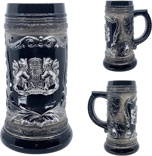 Vista 3 de OktoberfestHaus - Taza de cerveza con escudo de armas del Bayern alemán, escudo de armas Bier Krug con emblema de metal en jarra de cerámica negra