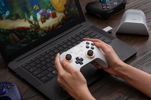 Vista 10 de 8BitDo Ultimate 2 Wireless Controller for Windows & Android, Gaming Controller with TMR Joysticks, Switchable Hall EffectTactile Triggers, RGB Fire