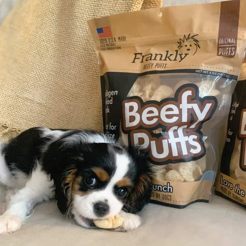 Vista 3 de Frankly Paquete de 2 golosinas para perros Venison Beefy Puffs, 5 onzas cada una, fabricadas en los Estados Unidos