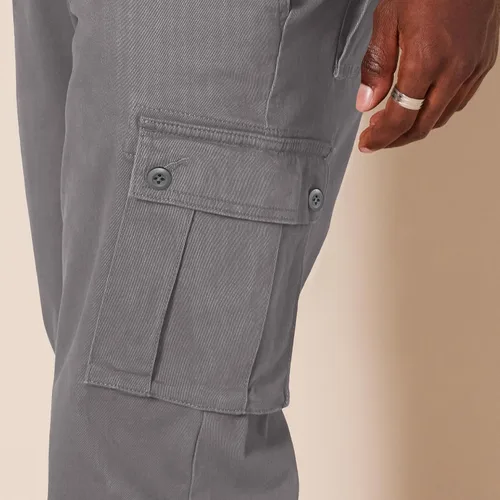 Vista 4 de Tienda Essentials Men's Straight-Fit Stretch Cargo Pant (Available in Big & Tall)