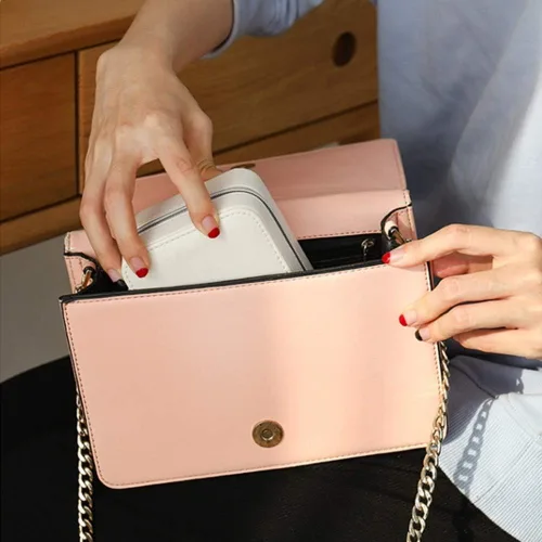 Vista 6 de NuAngela Joyero pequeño organizador de bolsas de joyería de viaje de piel sintética, soporte portátil para mujeres, collares, aretes, anillos