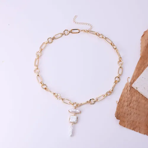 Vista 5 de Collar de perlas y cadenas, cadena mixta y gargantilla de perlas de moda, collar de capas con colgante de corazón de peras orgánicas