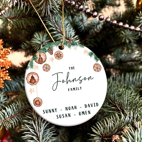 Vista 2 de Adorno de círculo de Navidad personalizado para la familia, adorno personalizado con nombre de familia para Navidad, adorno personalizado