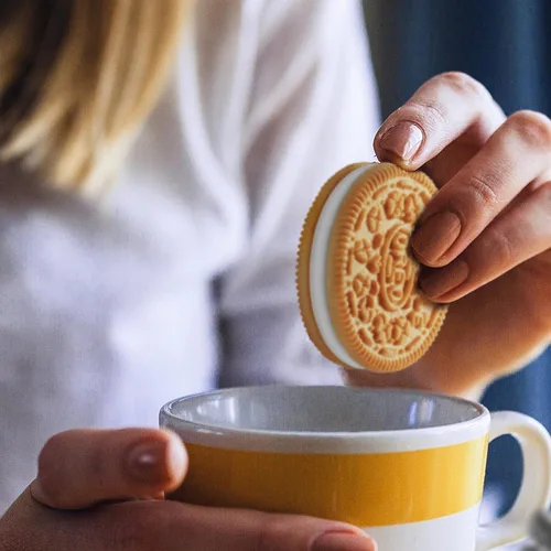 Vista 5 de OREO Double Stuf Golden Sandwich Galletas, tamaño fiesta, 24.95 oz